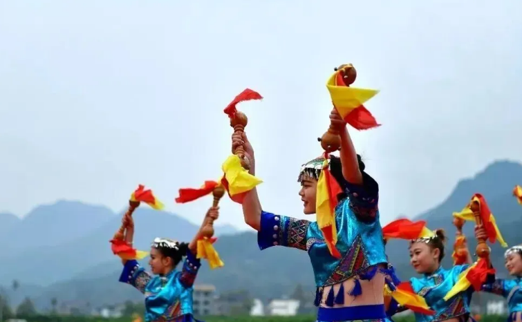 明晚7点！17支广场舞队伍大PK，谁是你